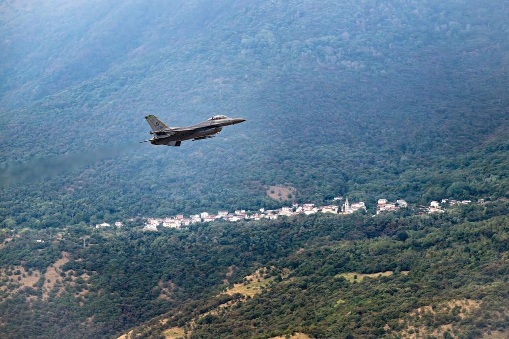 Aviano ATC conducts first landing from alternate tower during joint exercise