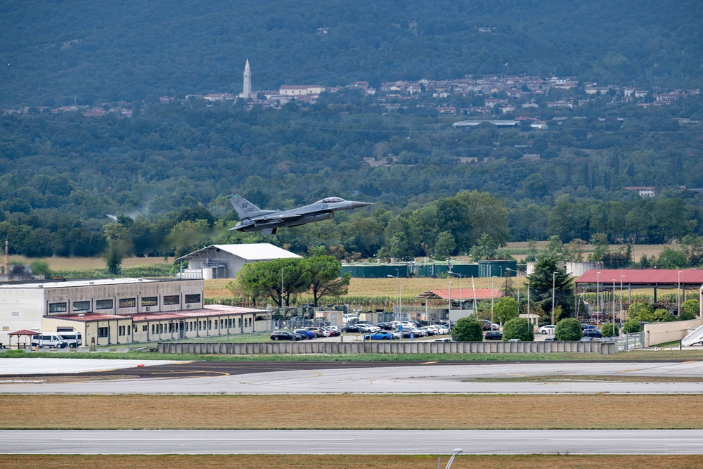Aviano ATC conducts first landing from alternate tower during joint exercise