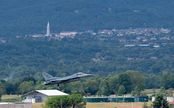 Aviano ATC conducts first landing from alternate tower during joint exercise