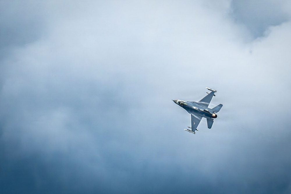Aviano ATC conducts first landing from alternate tower during joint exercise