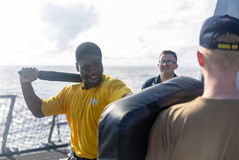 USS Mustin conducts security reaction force-bravo course