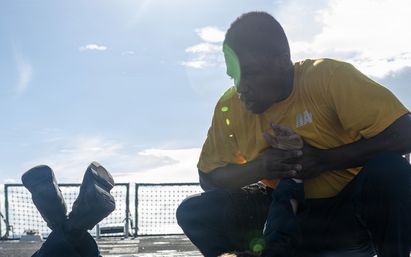 USS Mustin conducts security reaction force-bravo course