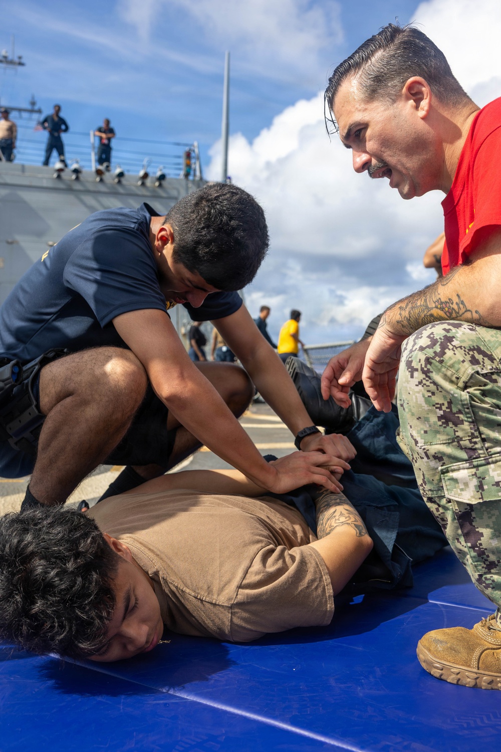 USS Mustin conducts security reaction force-bravo course
