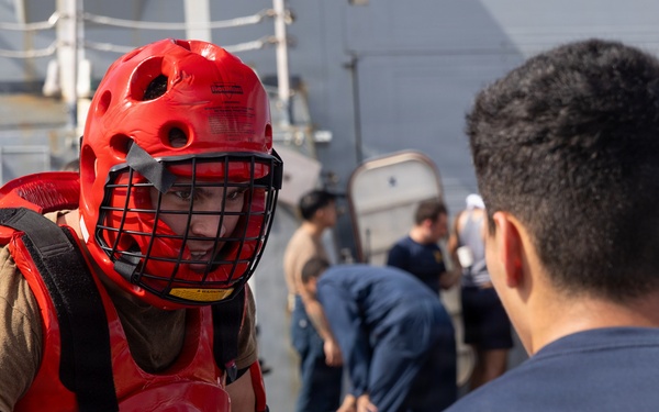 USS Mustin conducts security reaction force-bravo course