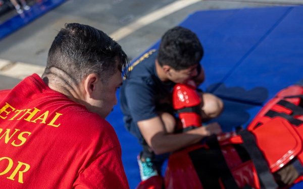 USS Mustin conducts security reaction force-bravo course