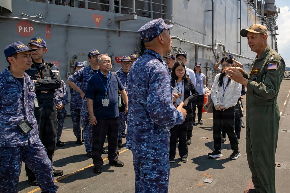 JMSDF tour USS Tripoli