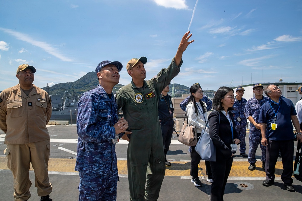 JMSDF tour USS Tripoli