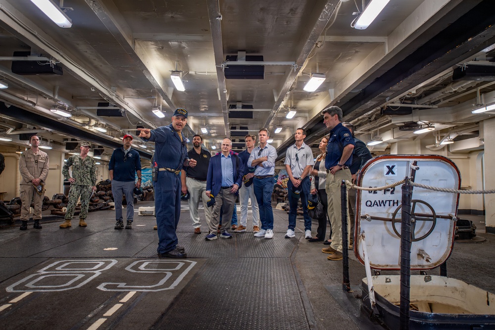 Senior National Security Legal Advisors Visit USS Nimitz (CVN 68)