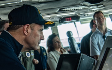 Senior National Security Legal Advisors Visit USS Nimitz (CVN 68)