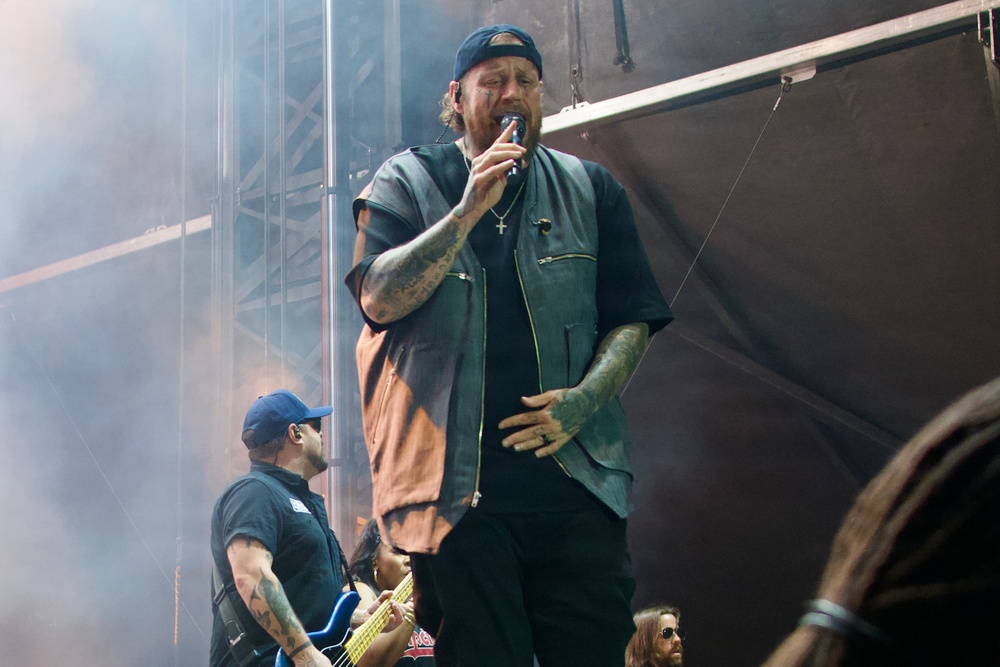 Jelly Roll and Shaboozey Perform at Naval Air Station Jacksonville 2025 Operation MWR Concert