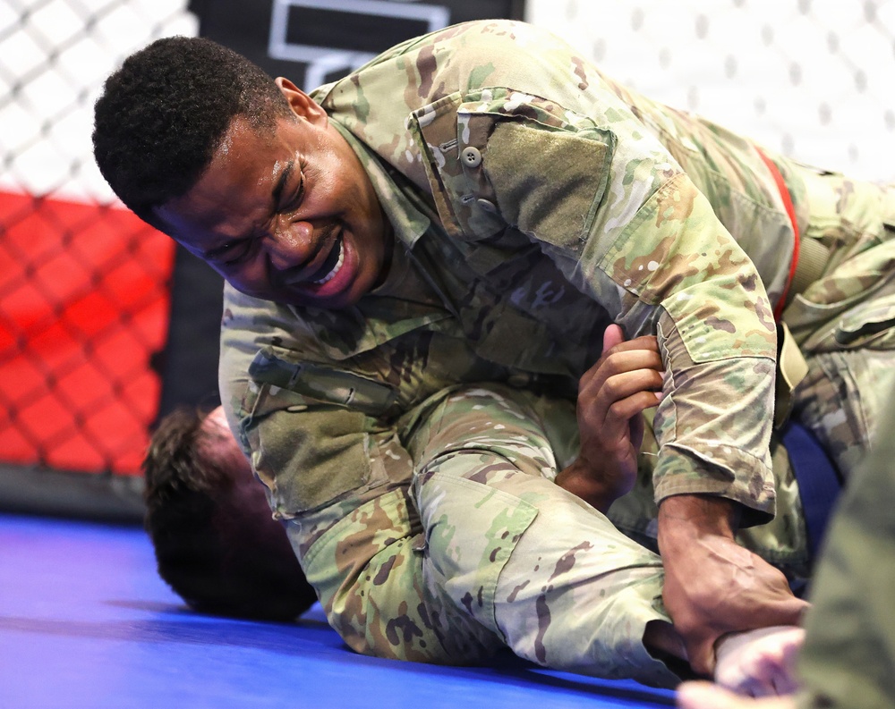 Grit, Courage and Resilience Define Illinois Army National Guard Combatives Champions