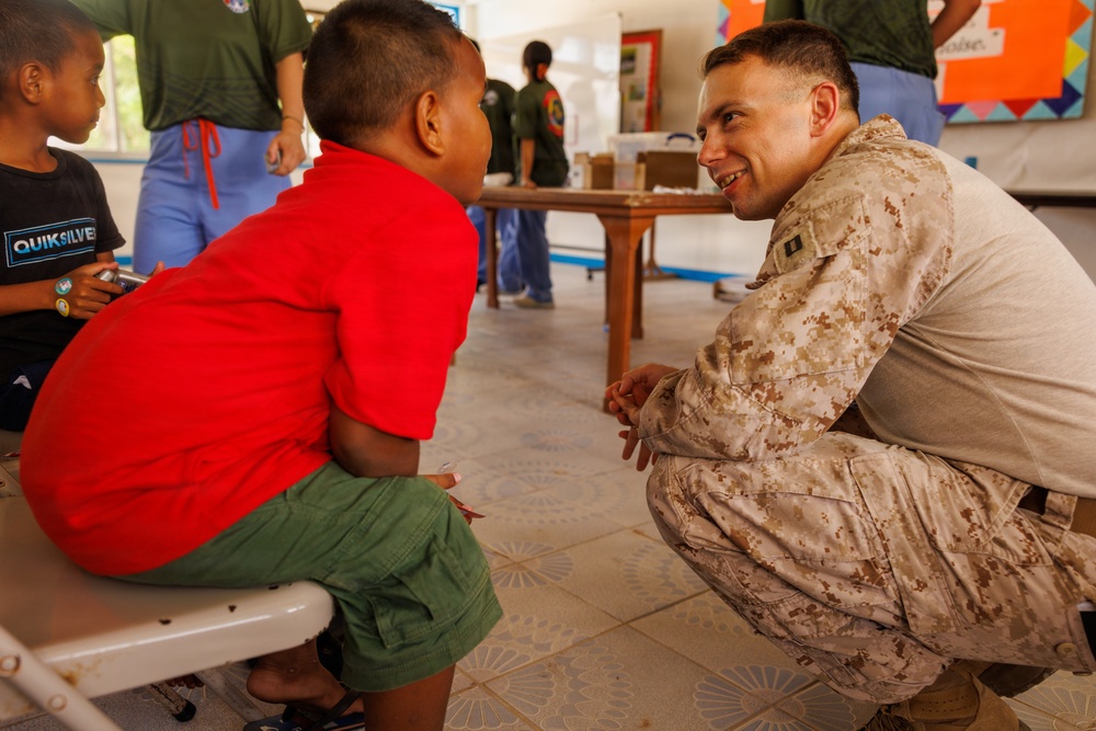 Koa Moana 26: U.S. Navy Sailors with 1st MLG teach local students dental care