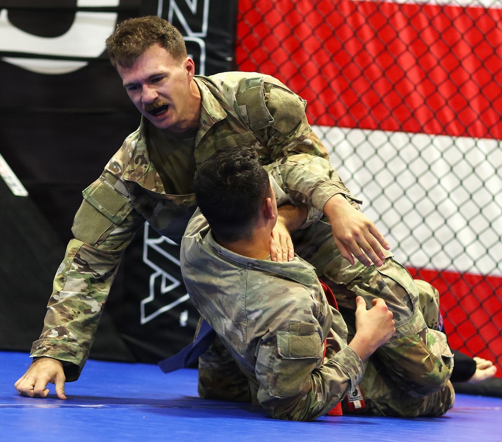 Grit, Courage and Resilience Define Illinois Army National Guard Combatives Champions