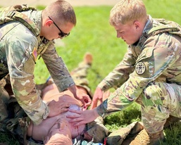Munson builds readiness through combat lifesaver training