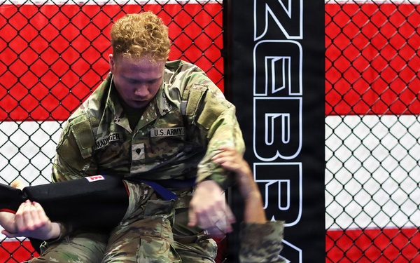 Grit, Courage and Resilience Define Illinois Army National Guard Combatives Champions