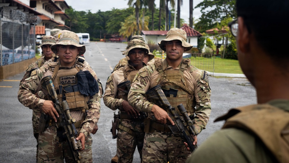 LCF-24: V32 Training with Panamanian Marines