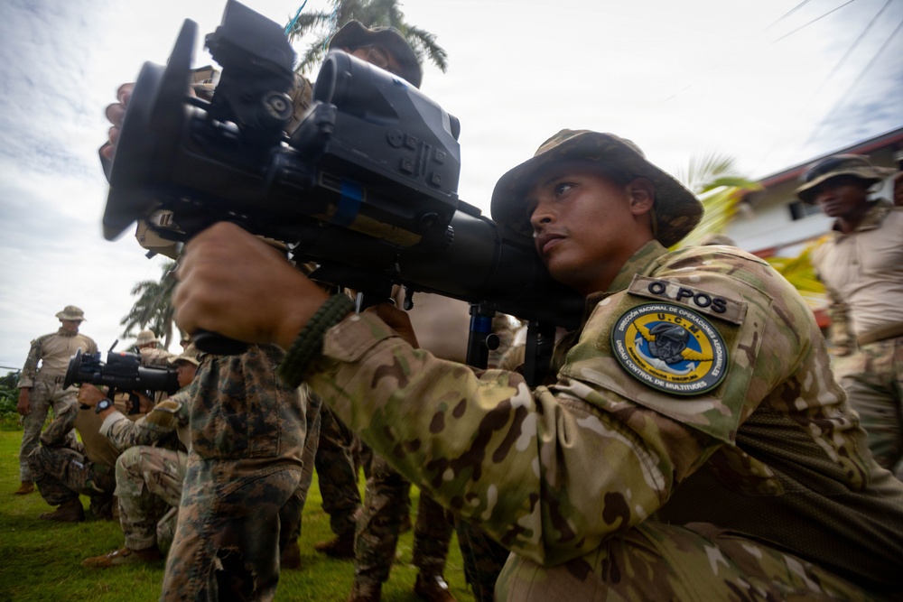 LCF-24: V32 Training with Panamanian Marines