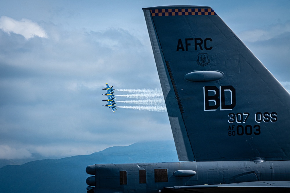 U.S Navy Blue Angels take over the sky at ATOH 26