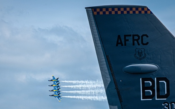 U.S Navy Blue Angels take over the sky at ATOH 26
