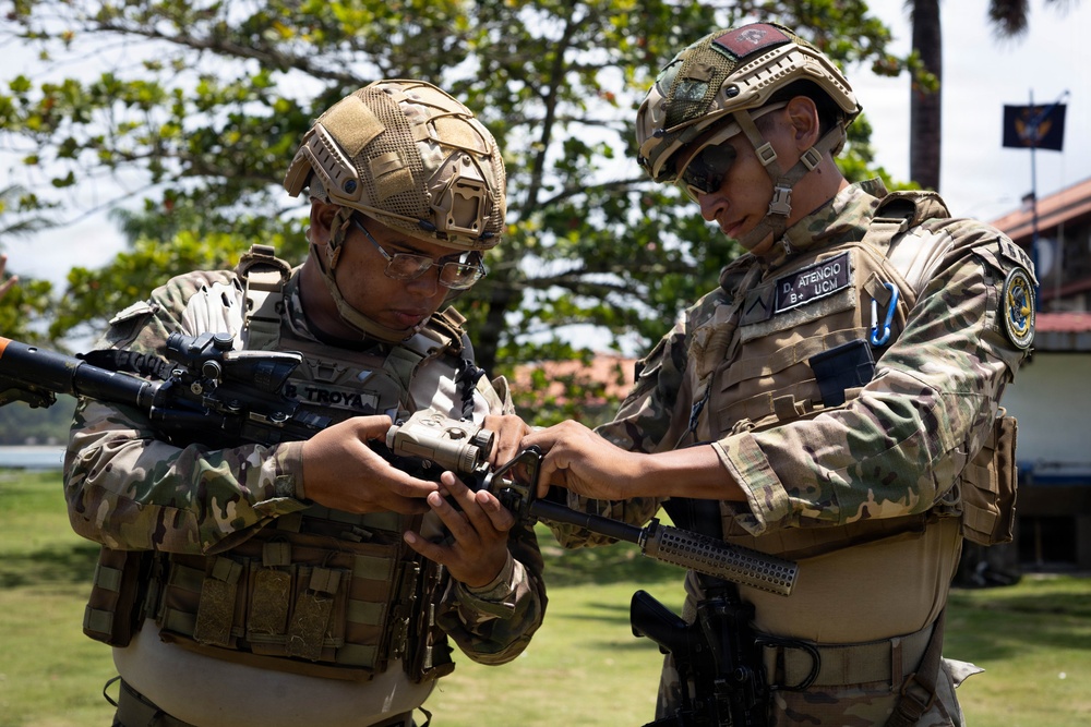 LCF-24: V32 Training with Panamanian Marines