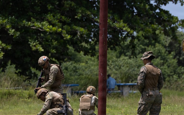 LCF-24: V32 Training with Panamanian Marines