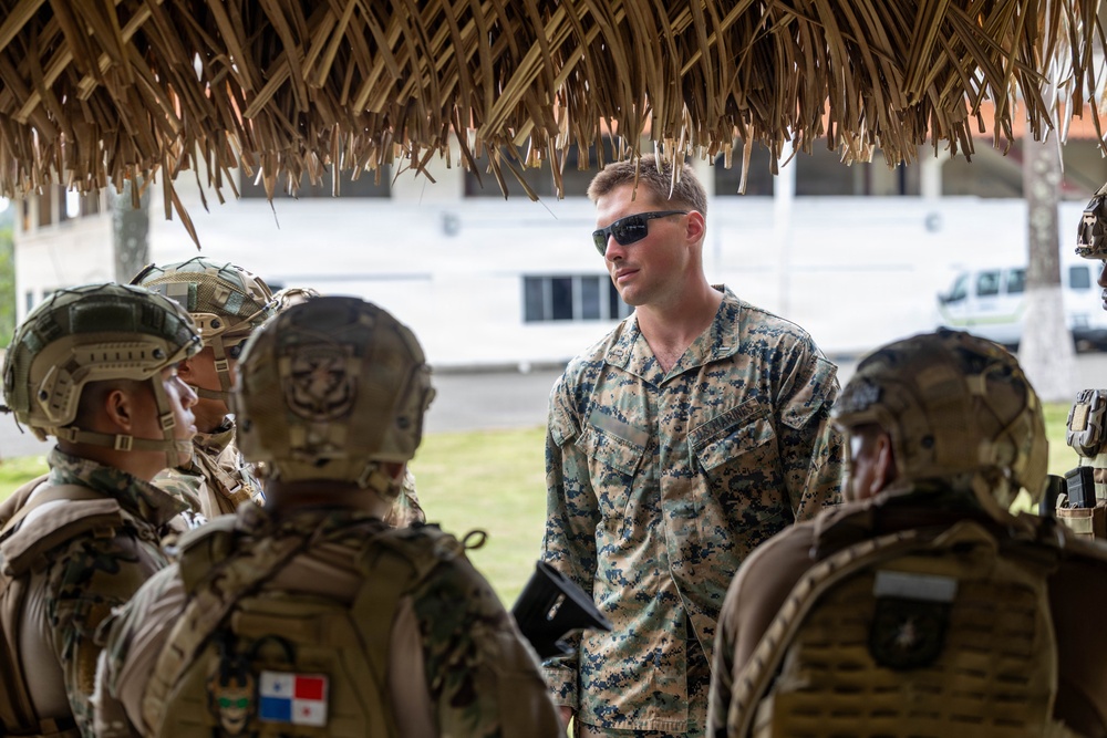 LCF-24: V32 Training with Panamanian Marines