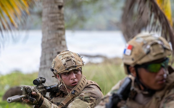 LCF-24: V32 Training with Panamanian Marines