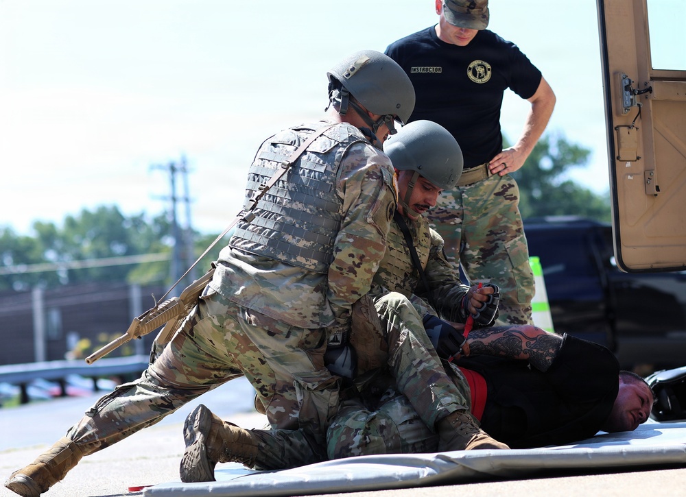 Vehicle Extraction Event Offers Realistic Training during Illinois Army National Guard TAG Combatives Competition