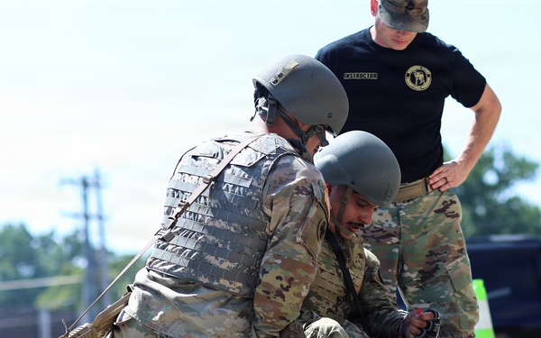 Vehicle Extraction Event Offers Realistic Training during Illinois Army National Guard TAG Combatives Competition