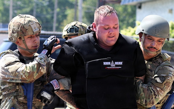 Vehicle Extraction Event Offers Realistic Training during Illinois Army National Guard TAG Combatives Competition