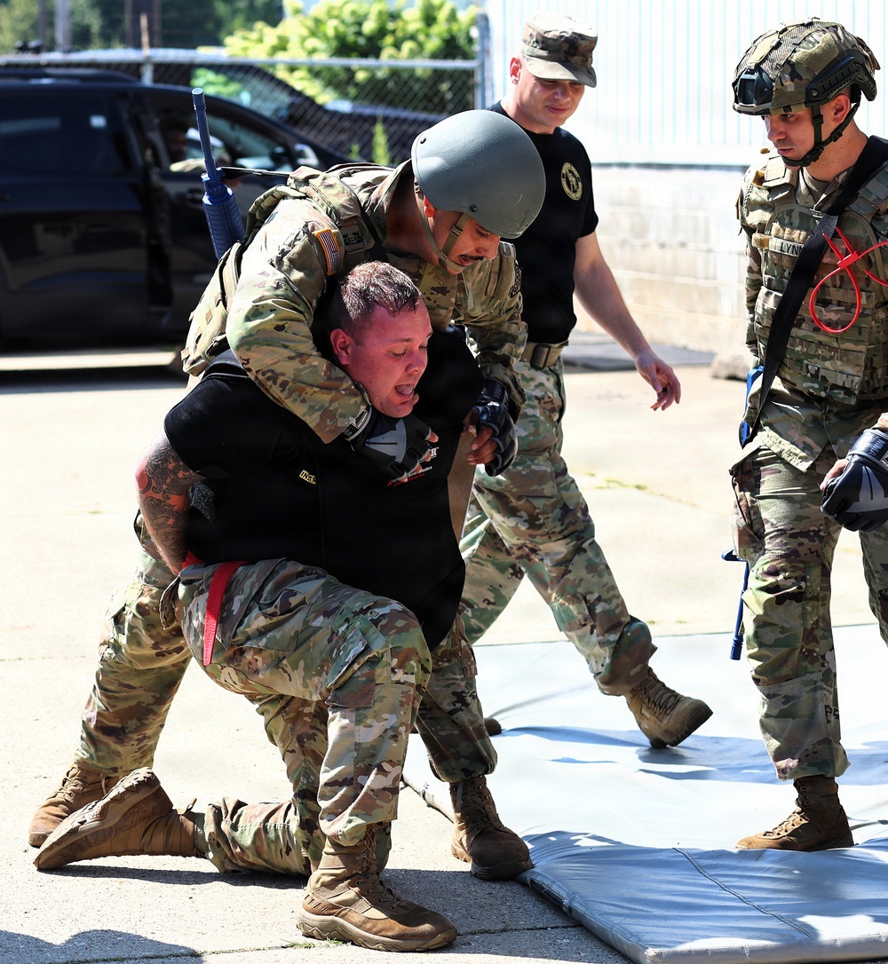 Vehicle Extraction Event Offers Realistic Training during Illinois Army National Guard TAG Combatives Competition
