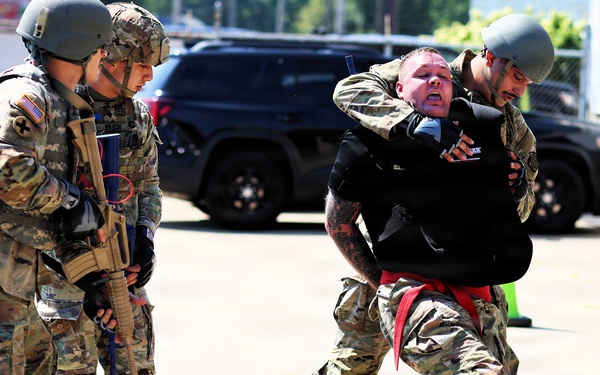 Vehicle Extraction Event Offers Realistic Training during Illinois Army National Guard TAG Combatives Competition