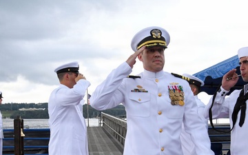USS Iowa holds change of command ceremony