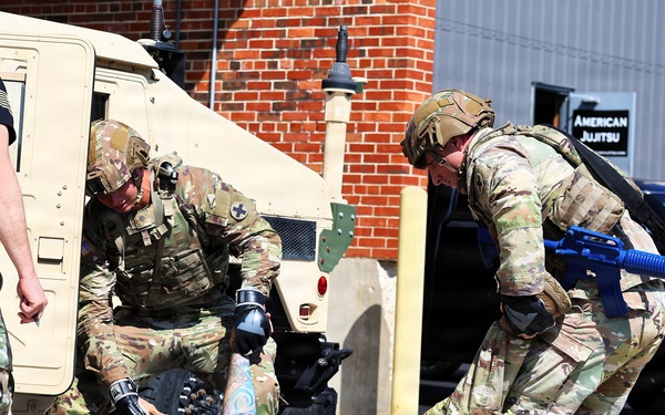 Vehicle Extraction Event Offers Realistic Training during Illinois Army National Guard TAG Combatives Competition