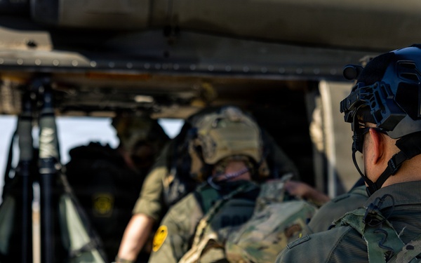 JTF-SB Soldiers and Border Patrol agents conduct joint patrol
