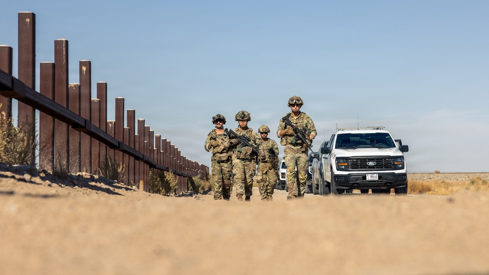 JTF-SB Soldiers and Border Patrol agents conduct joint patrol