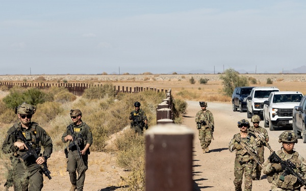 JTF-SB Soldiers and Border Patrol agents conduct joint patrol