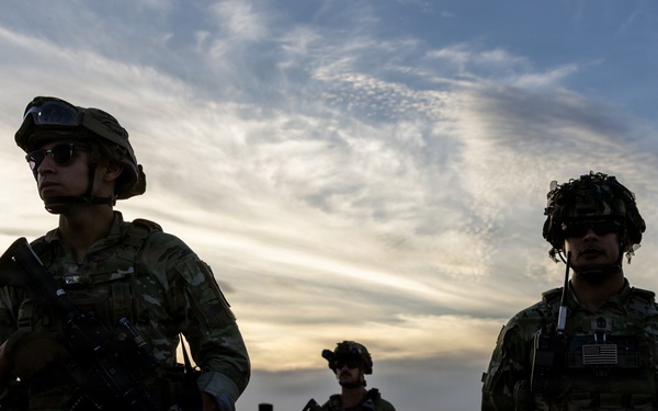 JTF-SB Soldiers and Border Patrol agents conduct joint patrol