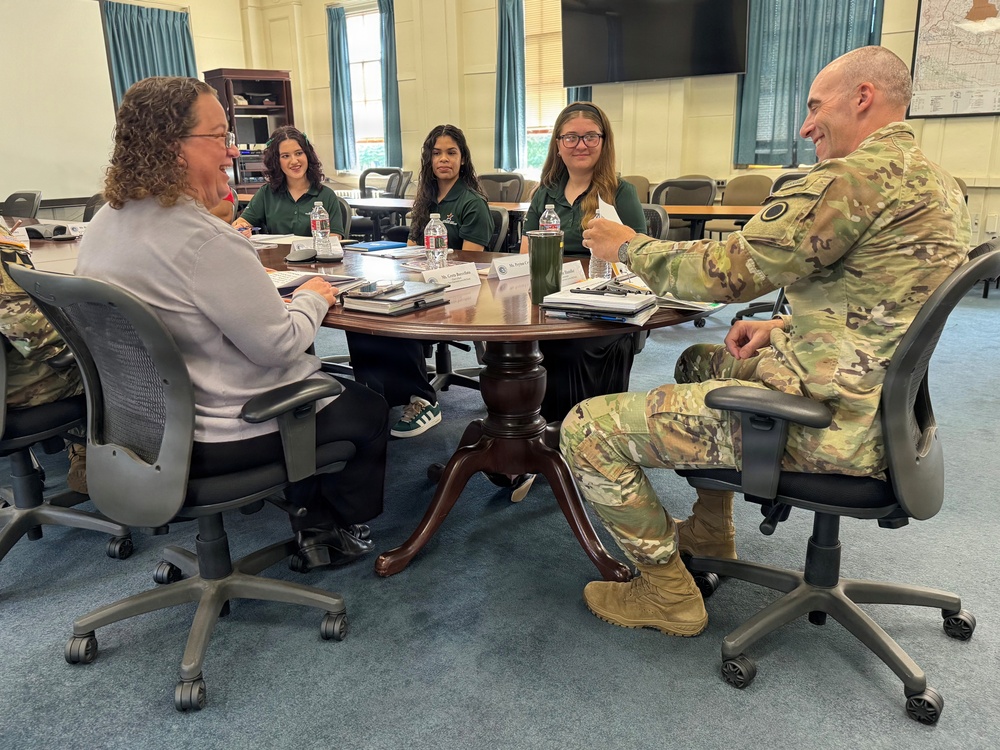 JBLM teens brief Garrison commander, spur changes for youth