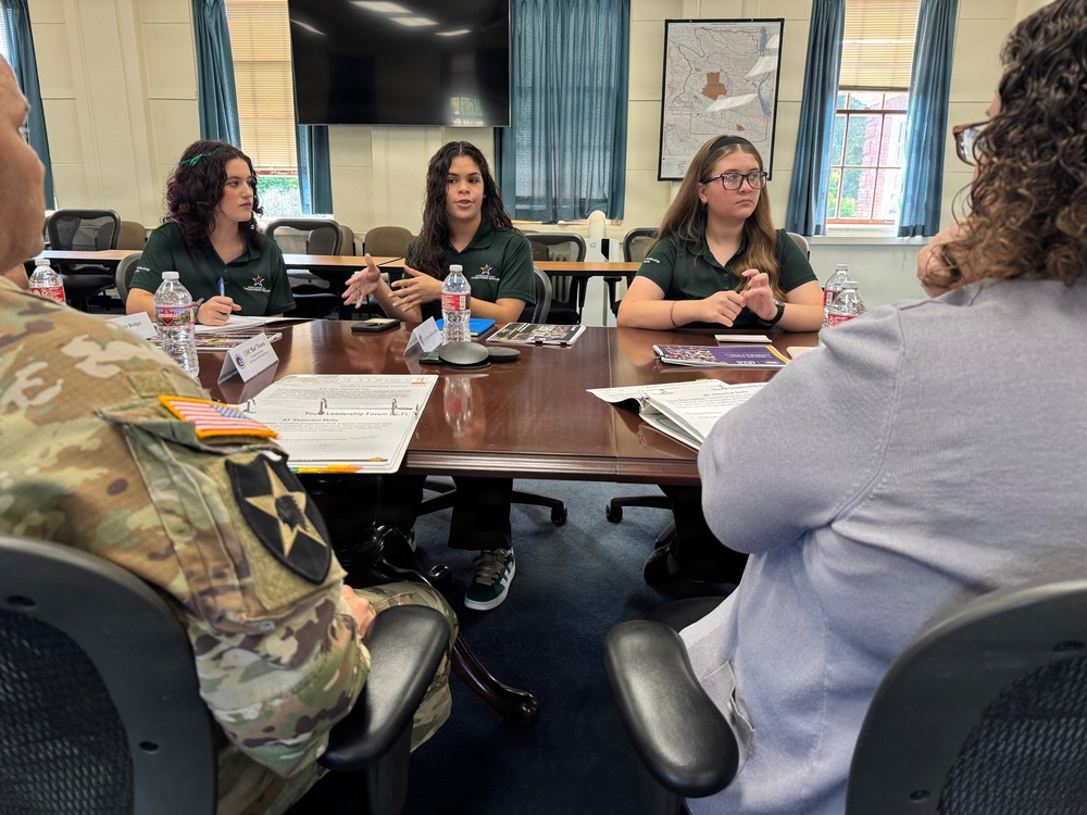 JBLM teens brief Garrison commander, spur changes for youth