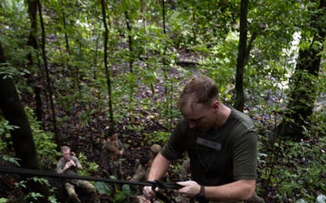 LCF-24: By Fire and Close Combat, V32 Rappelling