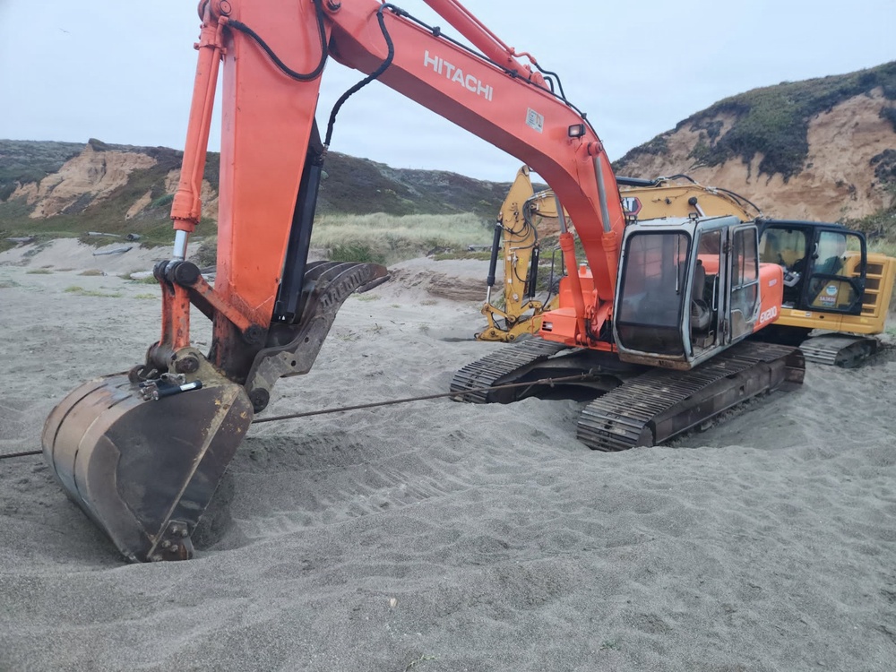 Unified Command responds to grounded vessel near Point Reyes