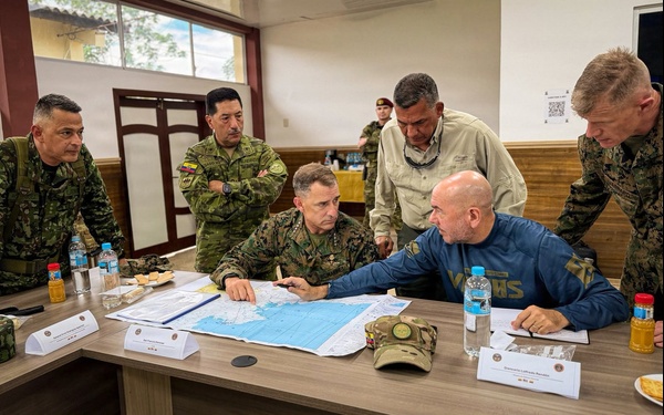 Gen. Donovan Visits Colombia