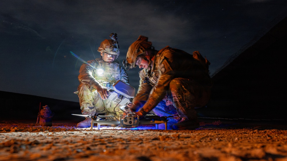 JTF-SB Soldiers and Border Patrol agents conduct night patrol operations