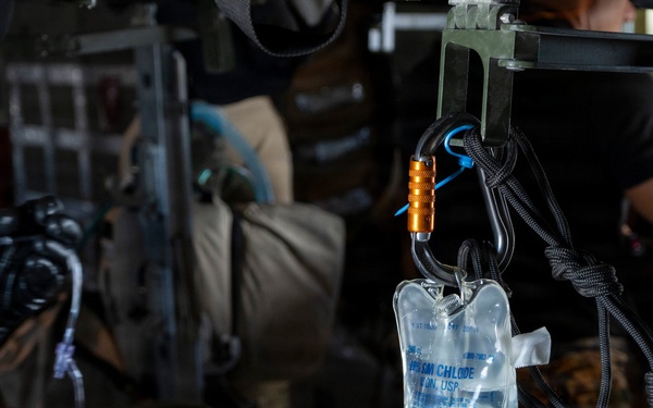 Pararescuemen conduct in-flight medical training