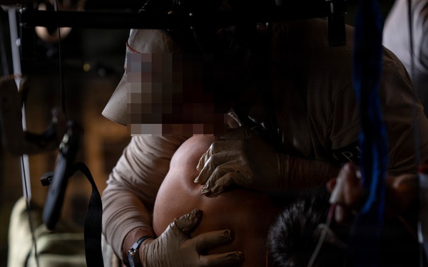 Pararescuemen conduct in-flight medical training