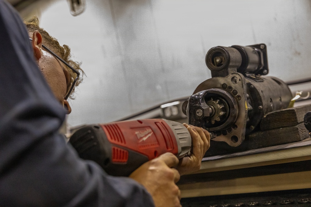 Sustaining Readiness in The Field: Marines with 1st Maintenance Battalion execute FEX