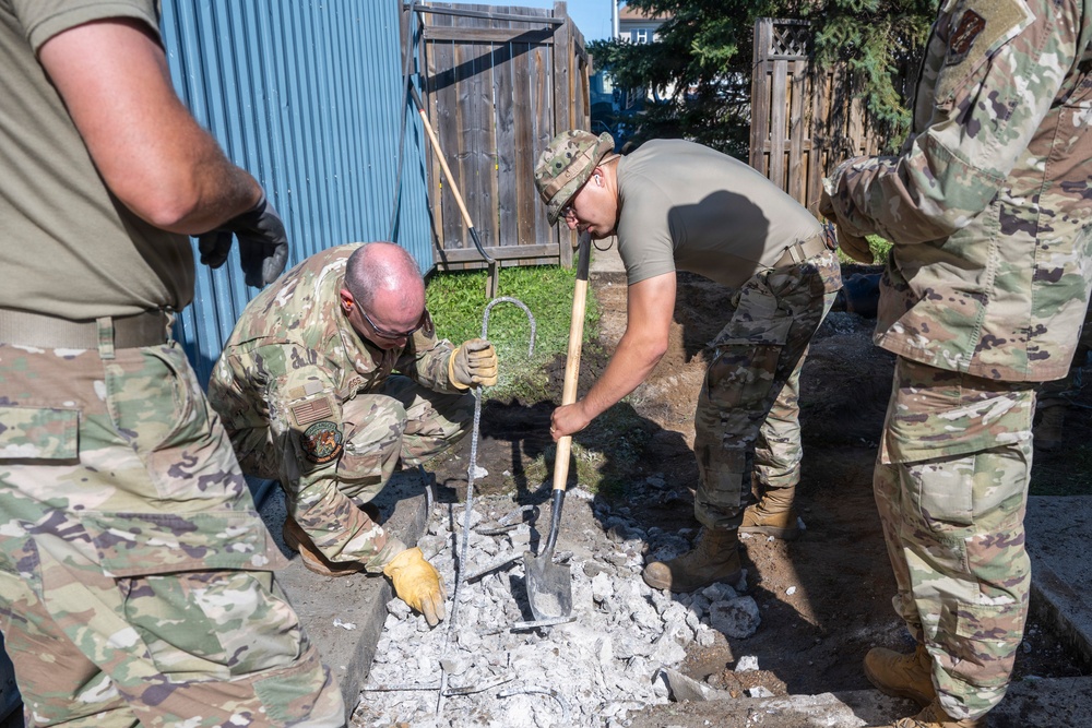 Idaho Air National Guard civil engineers strengthen partnership during Canadian DFT