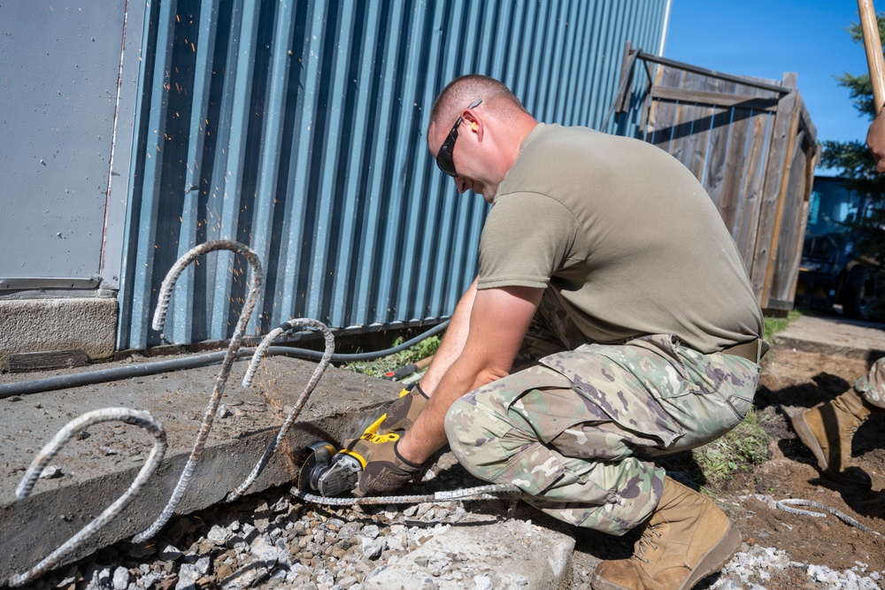 Idaho Air National Guard civil engineers strengthen partnership during Canadian DFT