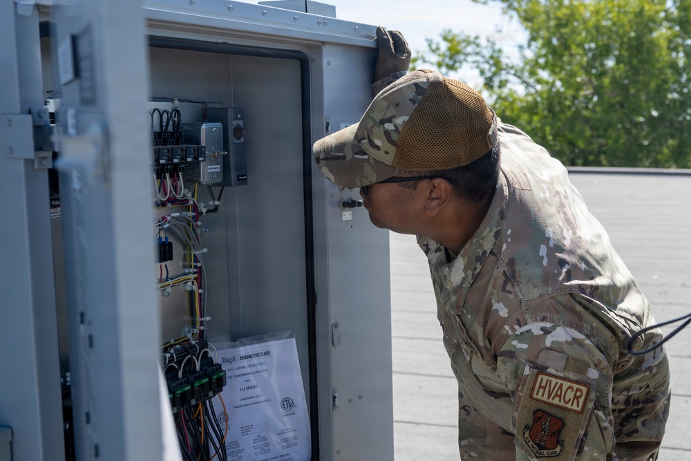 Idaho Air National Guard civil engineers strengthen partnership during Canadian DFT